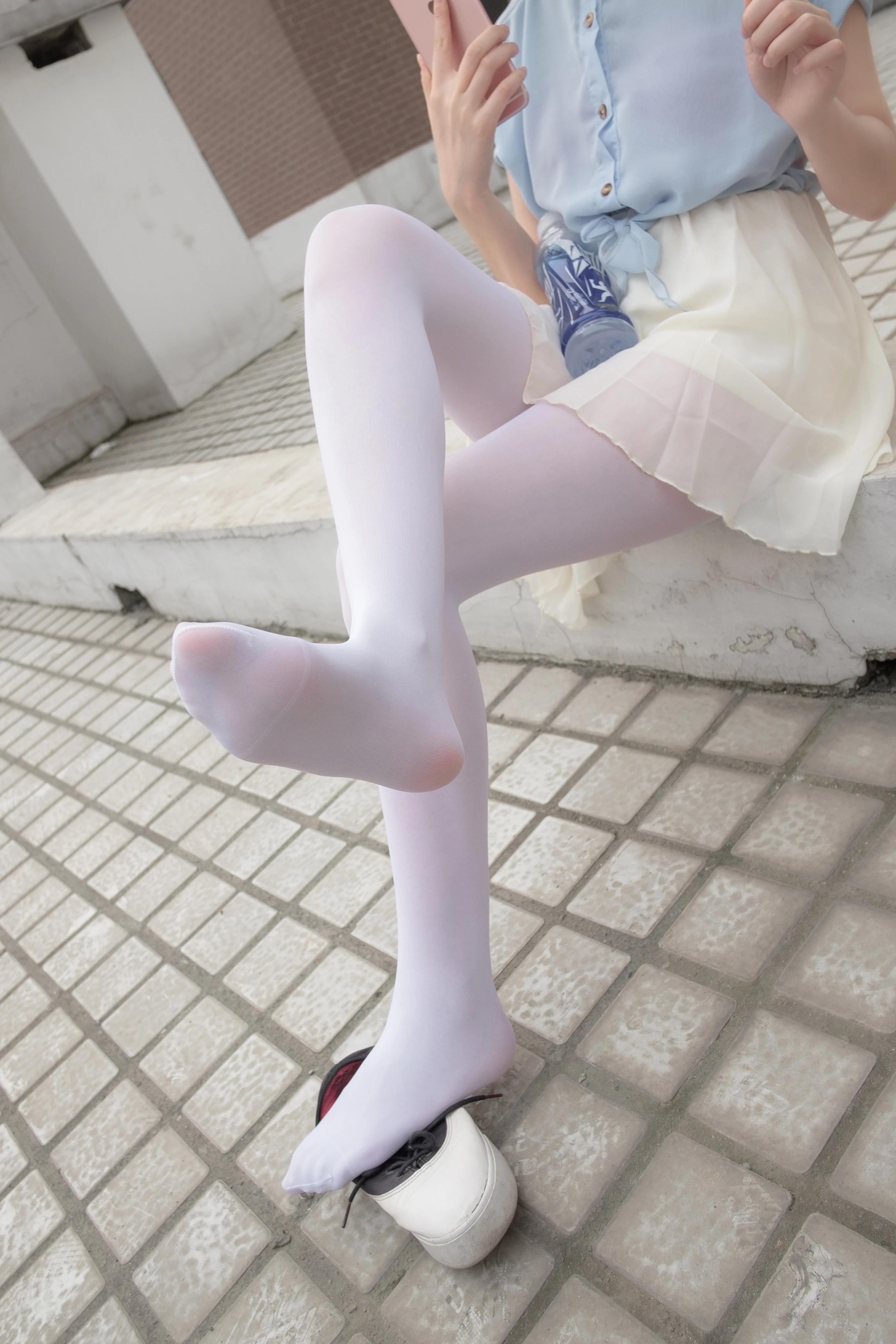 森萝财团 [R15-007] 窗台上的薄纱少女 [83P]插图3